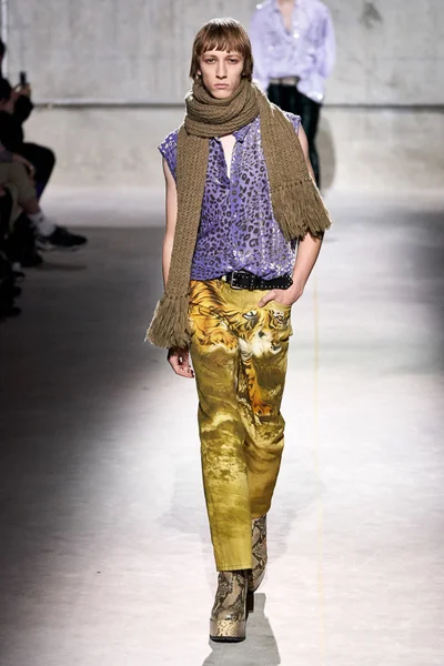 Look 7